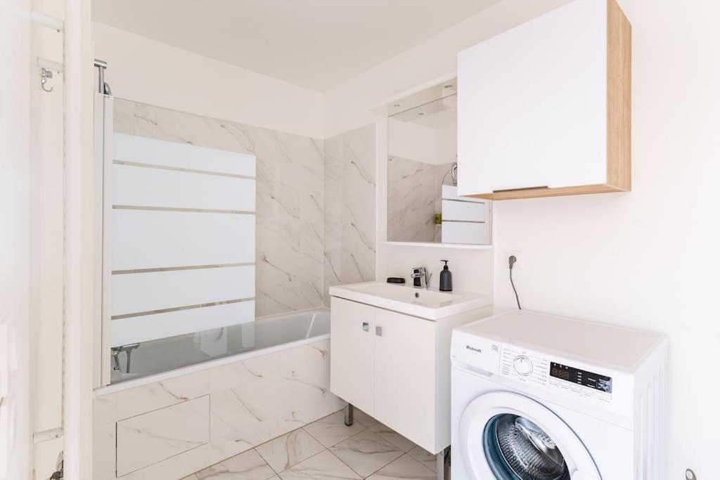 Chic & Calme Proche Disneyland Apartman Serris Kültér fotó